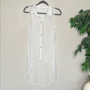 G by Guess Sleeveless White Button-Up Tunic